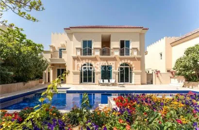 Villa de 5 dormitorios en Dubai Sports City, UAE No. 888
