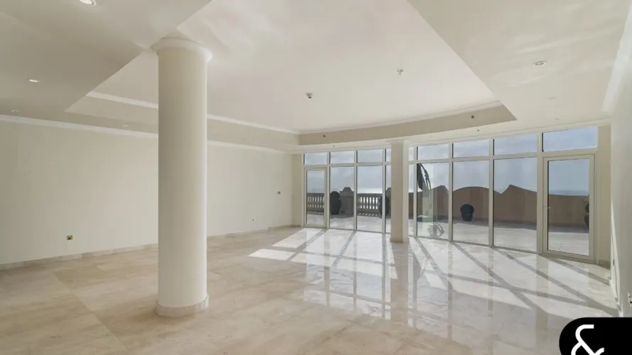Apartamento de 4 dormitorios en Palm Jumeirah, UAE No. 2263 № 1