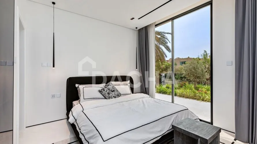 Villa de 4 dormitorios en Jumeirah Islands, UAE No. 2689 № 21
