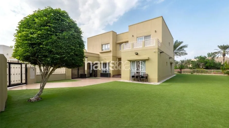 Villa de 6 dormitorios en Meadows, UAE No. 898 № 12