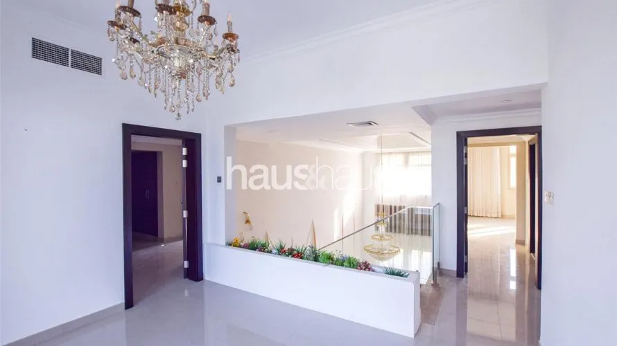 Villa de 4 dormitorios en Jumeirah Islands, UAE No. 957 № 14