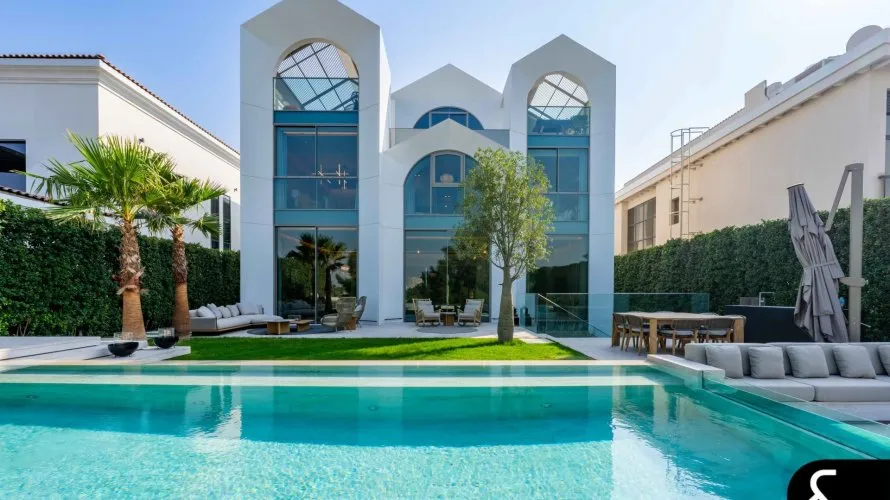 Villa de 6 dormitorios en Jumeirah Golf Estates, UAE No. 2281 № 1