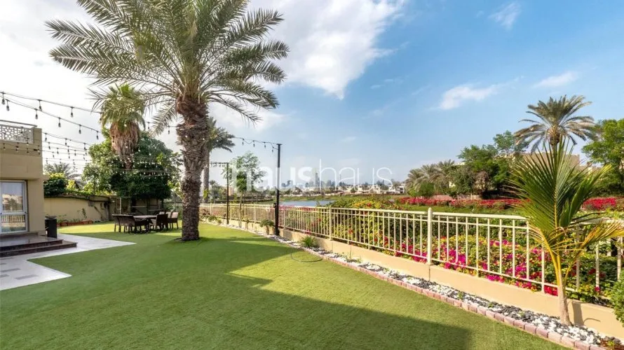 Villa de 6 dormitorios en Meadows, UAE No. 898 № 23