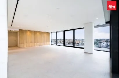 Apartamento de 4 dormitorios en Dubai, UAE No. 2012