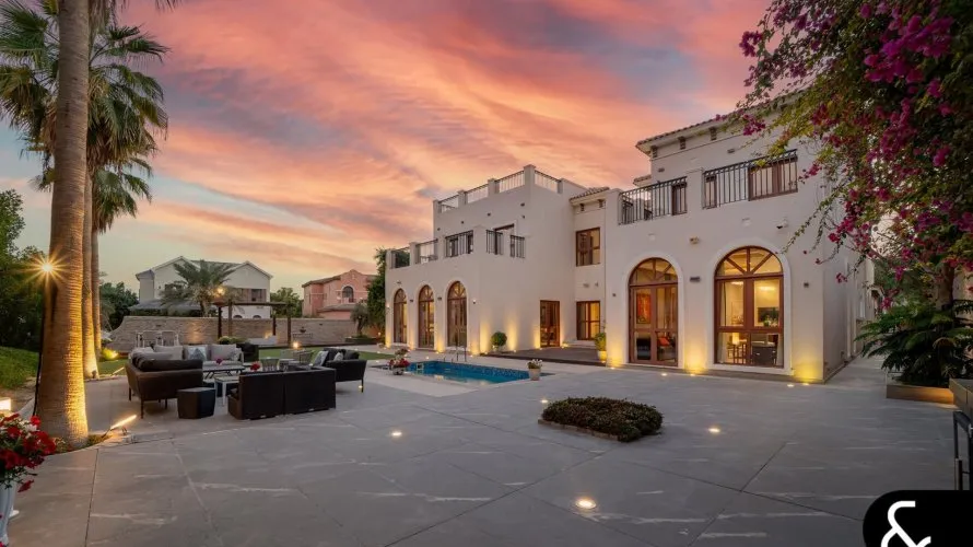 Villa de 5 dormitorios en Jumeirah Golf Estates, UAE No. 1995