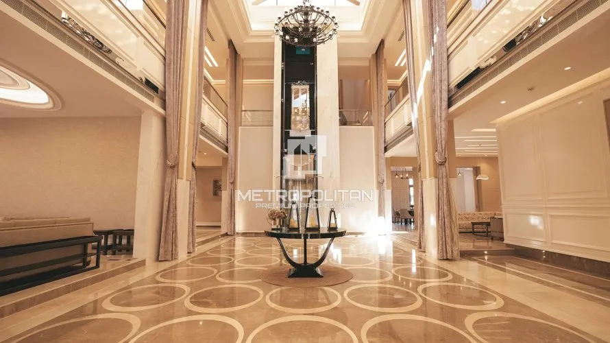 Villa de 6 dormitorios en Emirates Hills, UAE No. 525