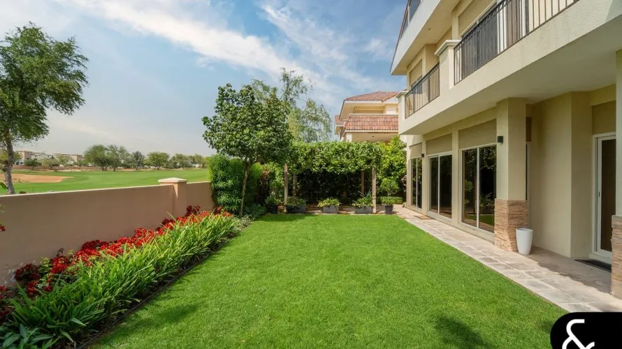 Villa de 5 dormitorios en Jumeirah Golf Estates, UAE No. 2257
