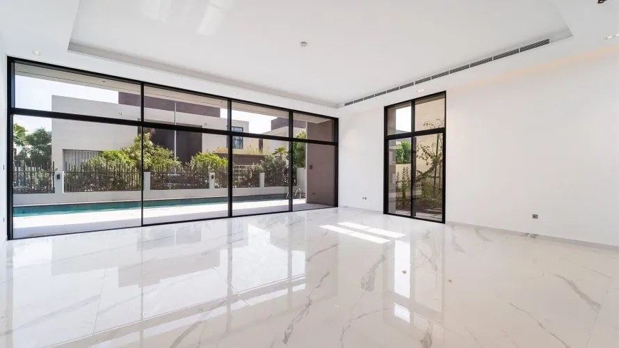 Villa de 5 dormitorios en Wadi Al Safa 3, UAE No. 2211