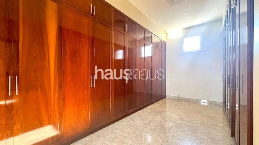Villa de 6 dormitorios en Emirates Hills, UAE No. 907 № 17