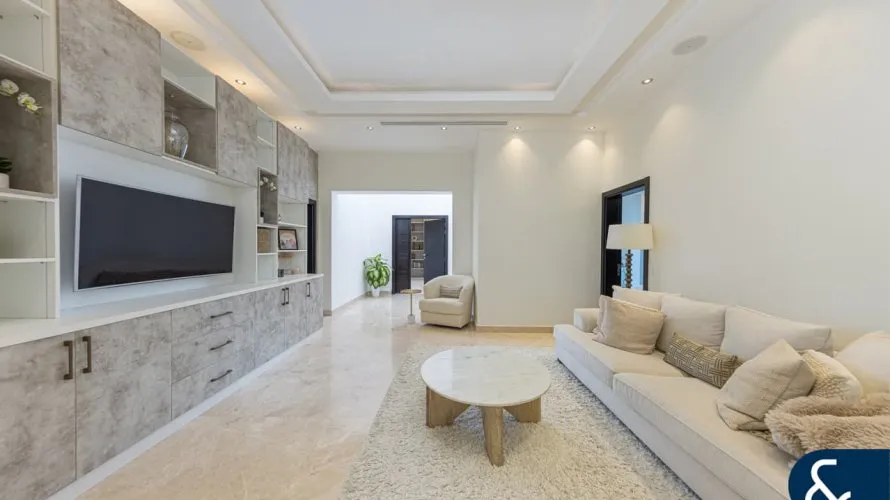 Villa de 7 dormitorios en Jumeirah Golf Estates, UAE No. 2289 № 6