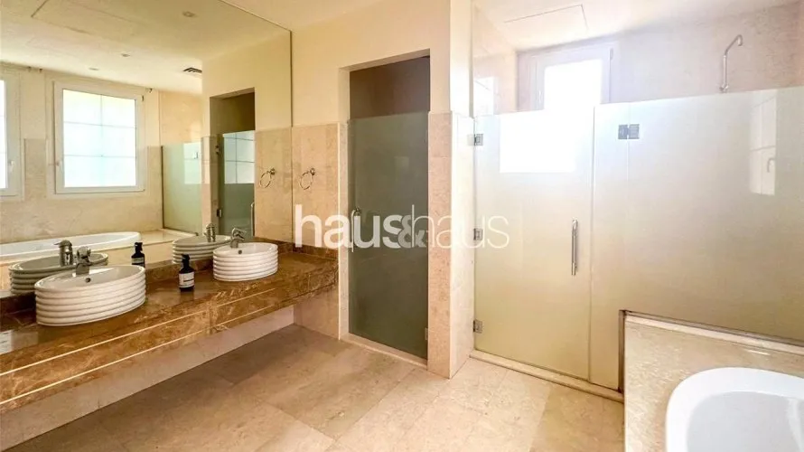 Villa de 6 dormitorios en Emirates Hills, UAE No. 907 № 25