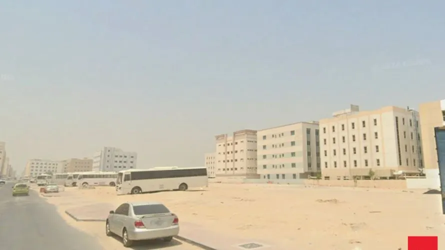 Terreno de 1950m² en Jebel Ali, UAE No. 2250 № 3
