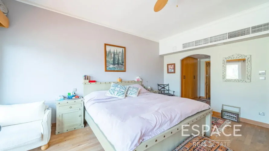 Villa de 5 dormitorios en Meadows 1, UAE No. 1299 № 11