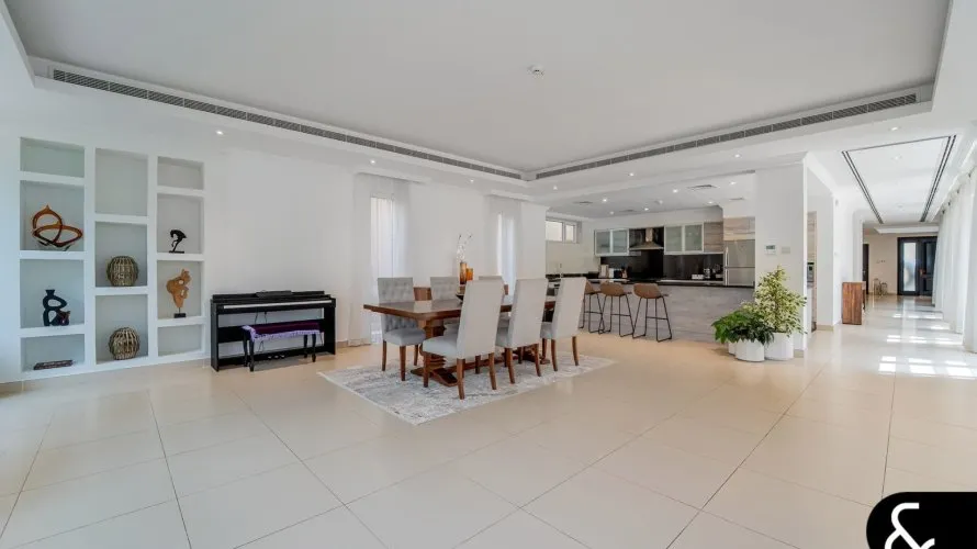 Villa de 5 dormitorios en Jumeirah Golf Estates, UAE No. 2257 № 6