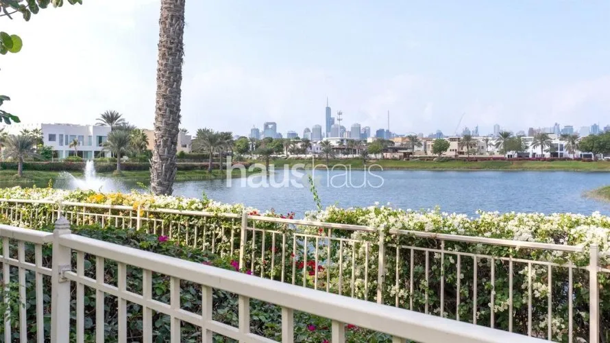 Villa de 6 dormitorios en Meadows, UAE No. 898 № 24