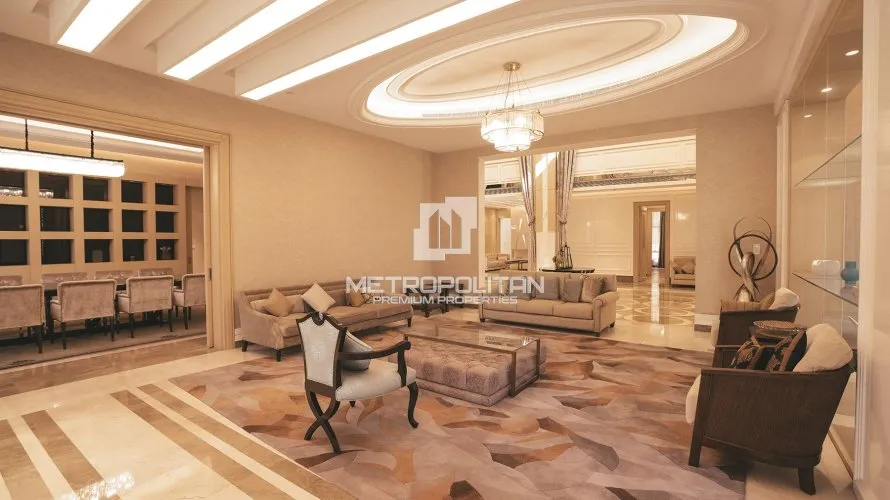 Villa de 6 dormitorios en Emirates Hills, UAE No. 525 № 1