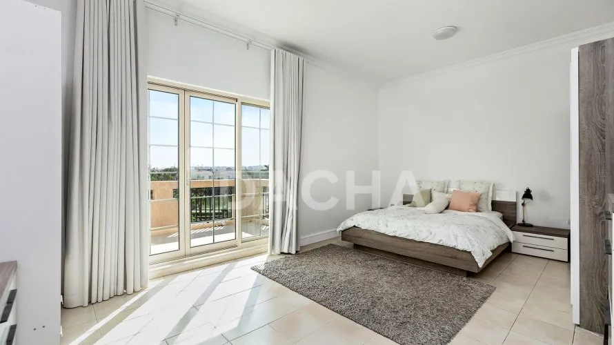 Villa de 4 dormitorios en Jumeirah Islands, UAE No. 2694 № 24