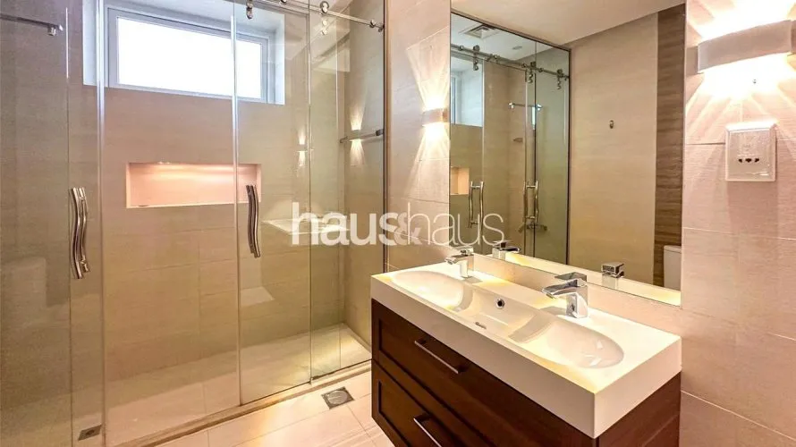 Villa de 6 dormitorios en Emirates Hills, UAE No. 907 № 18