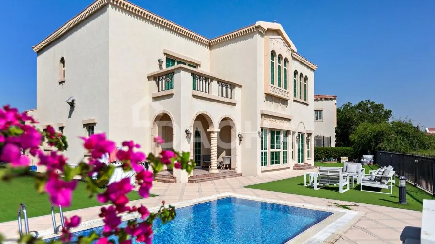 Villa de 4 dormitorios en Jumeirah Islands, UAE No. 2694 № 13