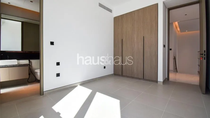 Villa de 5 dormitorios en Harmony, UAE No. 894 № 14