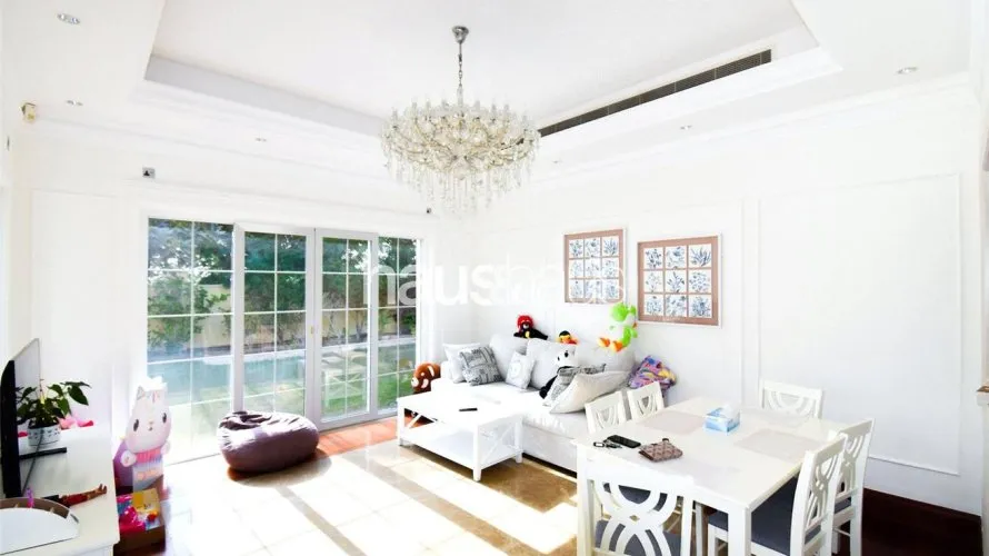 Villa de 5 dormitorios en Arabian Ranches, UAE No. 878 № 3