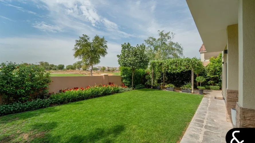 Villa de 5 dormitorios en Jumeirah Golf Estates, UAE No. 2257 № 3