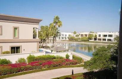Villa de 6 dormitorios en Emirates Hills, UAE No. 525