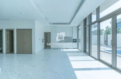Villa de 4 dormitorios en District One, UAE No. 1583