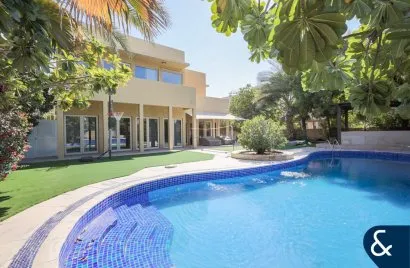 Villa de 5 dormitorios en Arabian Ranches, UAE No. 2298