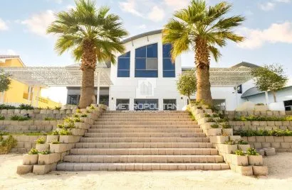 Villa de 6 dormitorios en Signature Villas, UAE No. 1576