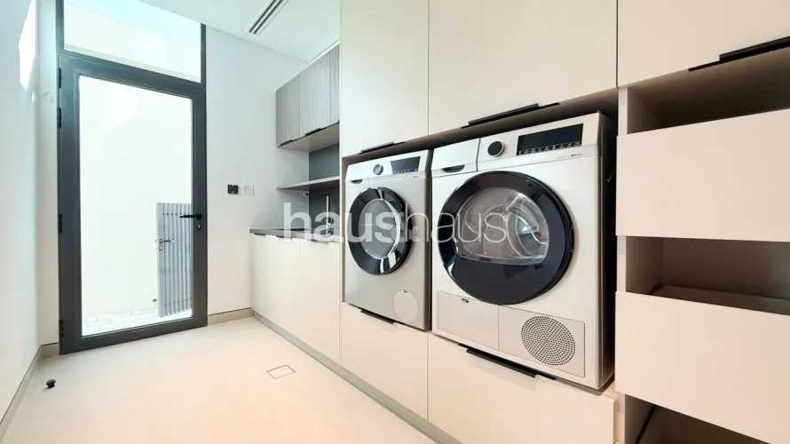 Villa de 5 dormitorios en Harmony, UAE No. 887 № 5