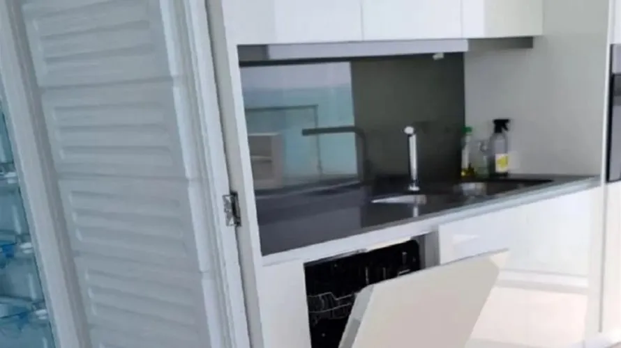 Apartamento de 4 dormitorios en Dubai, UAE No. 401 № 3