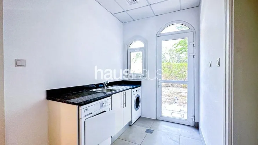 Villa de 4 dormitorios en Jumeirah Golf Estates, UAE No. 975 № 18