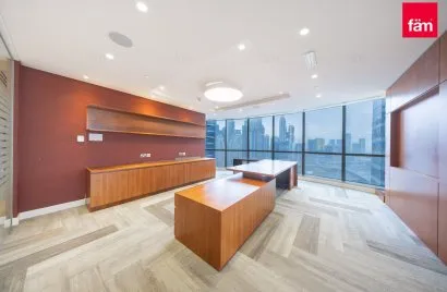 Oficina de 820.4m² en Dubai, UAE No. 2313