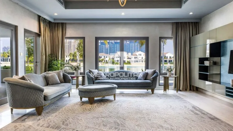 Villa de 6 dormitorios en Signature Villas, UAE No. 1576 № 1