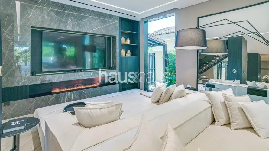 Villa de 5 dormitorios en Jumeirah Golf Estates, UAE No. 933 № 4