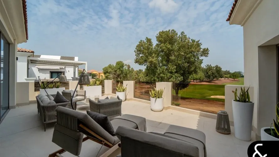 Villa de 5 dormitorios en Jumeirah Golf Estates, UAE No. 2299 № 25