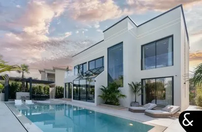 Villa de 5 dormitorios en Jumeirah Islands, UAE No. 1750