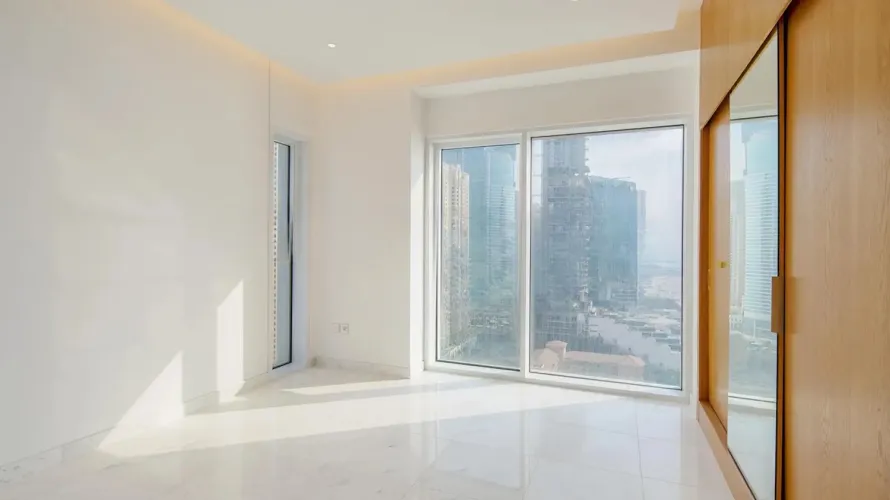 Apartamento de 3 dormitorios en Dubai, UAE No. 404