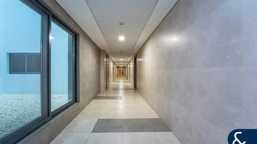 Edificio de 178 dormitorios en Dubai Investment Park, UAE No. 1685 № 25