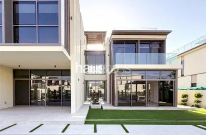 Villa de 4 dormitorios en Golf Place, UAE No. 891