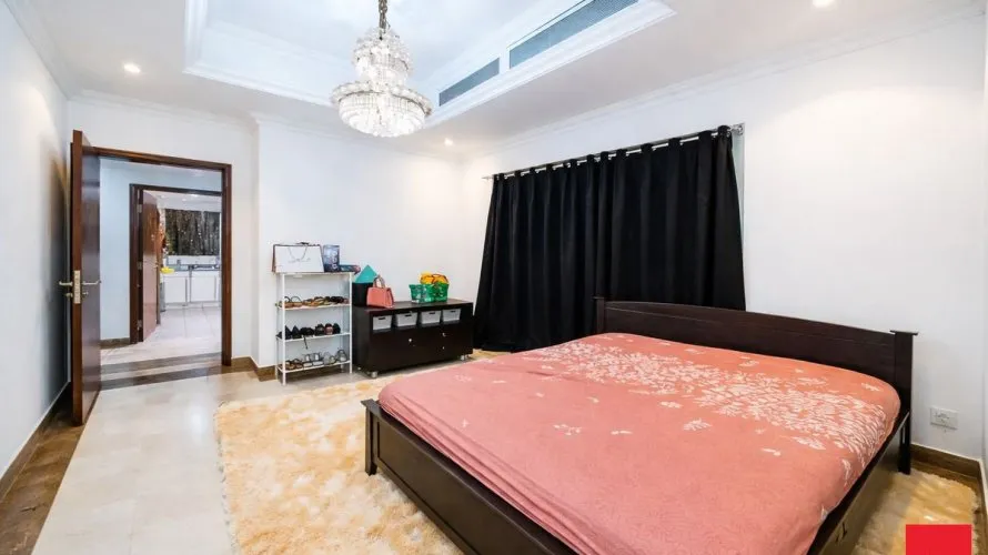 Villa de 4 dormitorios en Jumeirah Islands, UAE No. 2136 № 11