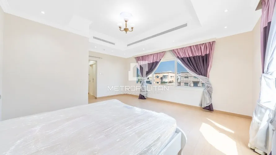 Villa de 6 dormitorios en Al Barsha, UAE No. 1634 № 24