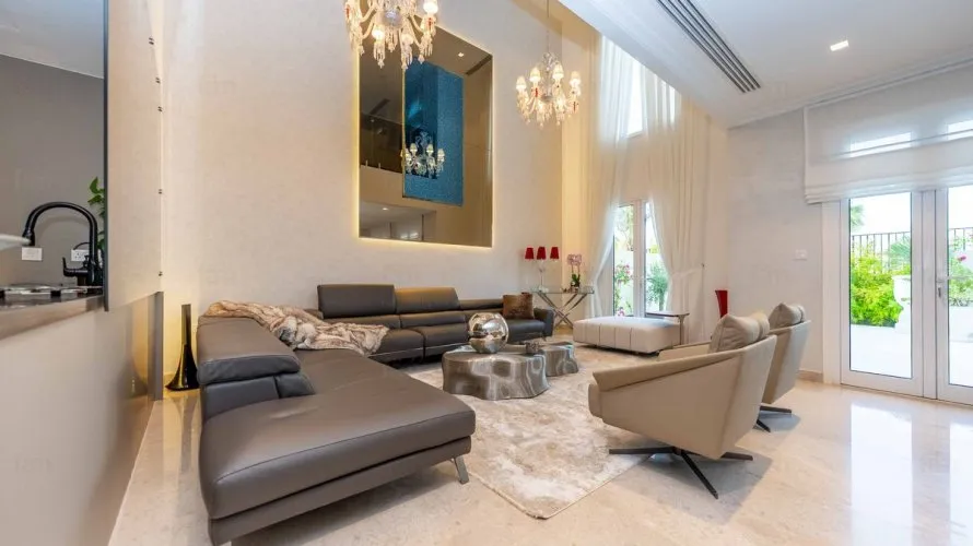 Villa de 3 dormitorios en Dubai, UAE No. 1362 № 1