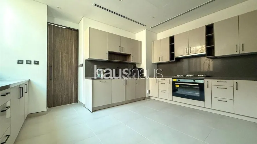 Villa de 6 dormitorios en Harmony, UAE No. 875 № 4