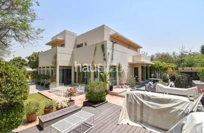Villa de 5 dormitorios en Arabian Ranches, UAE No. 912