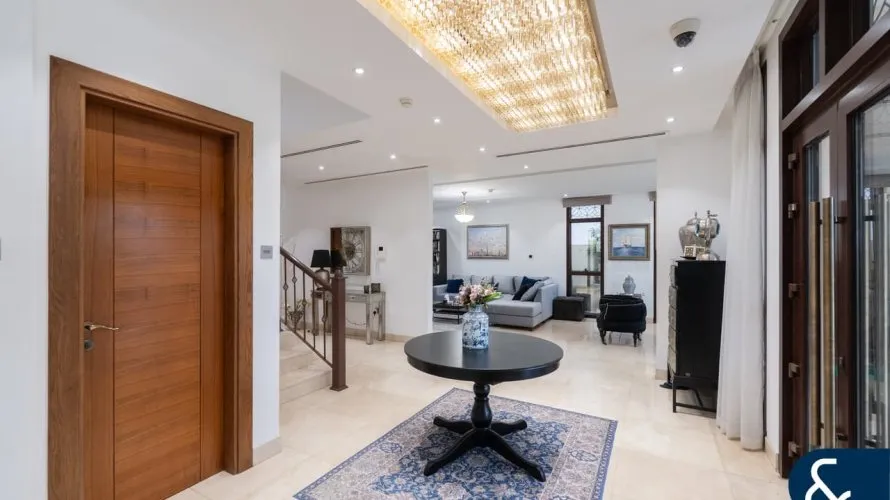 Villa de 4 dormitorios en Jumeirah Park Homes, UAE No. 1757 № 3