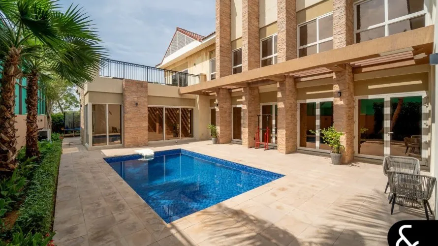 Villa de 5 dormitorios en Jumeirah Golf Estates, UAE No. 2257 № 2
