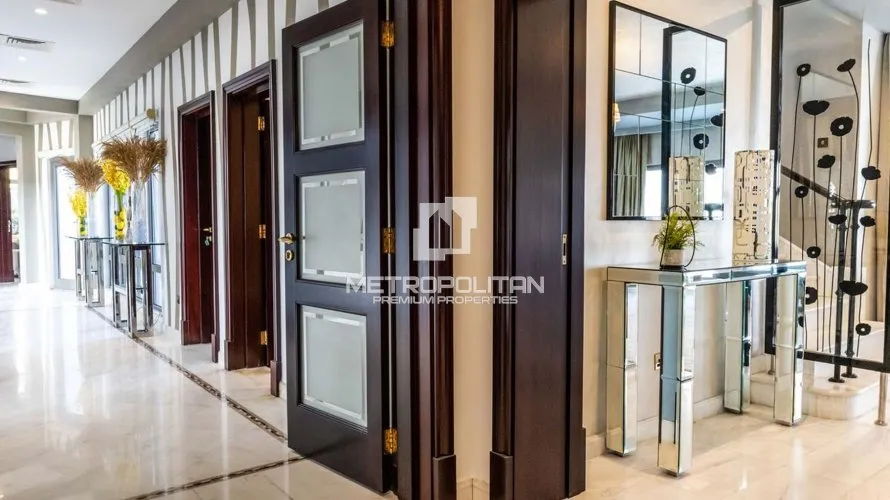 Villa de 6 dormitorios en Signature Villas, UAE No. 1576 № 14