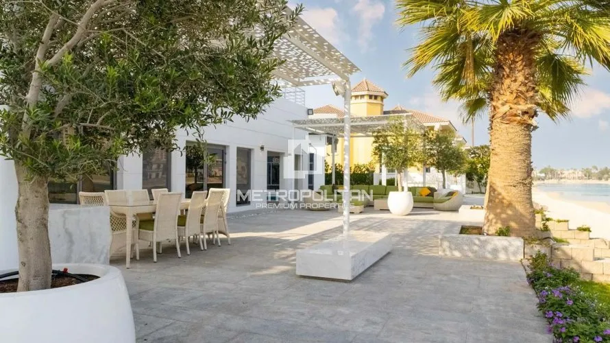 Villa de 6 dormitorios en Signature Villas, UAE No. 1576 № 19